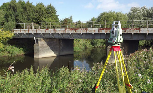 Destructive vs. Non-Destructive Testing – How RREN Ensures Structural Integrity